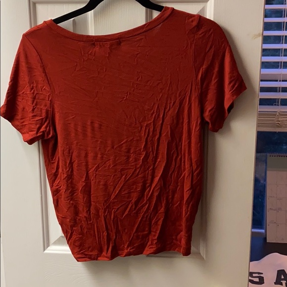 Rust colored tied top - Picture 2 of 6